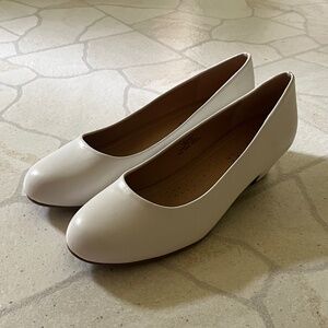 Journee Collection Saar Pumps